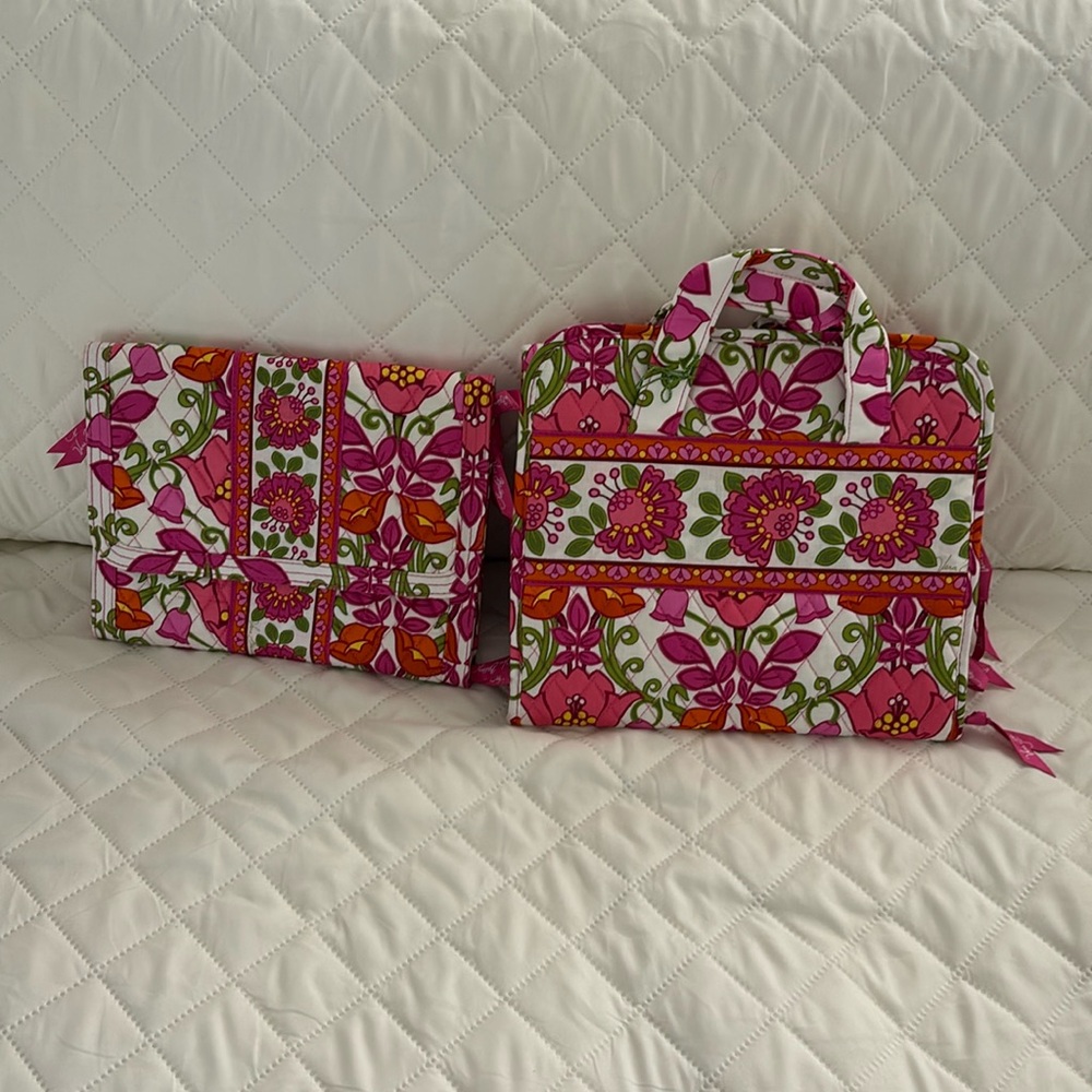 NWOT ‘s VERA BRADLEY 2 piece set!!